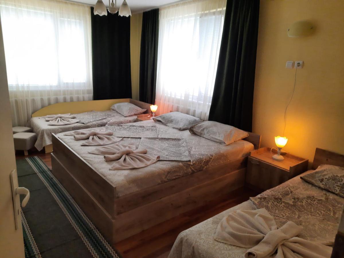 ריבריקה Guest House Lazar Raykov מראה חיצוני תמונה